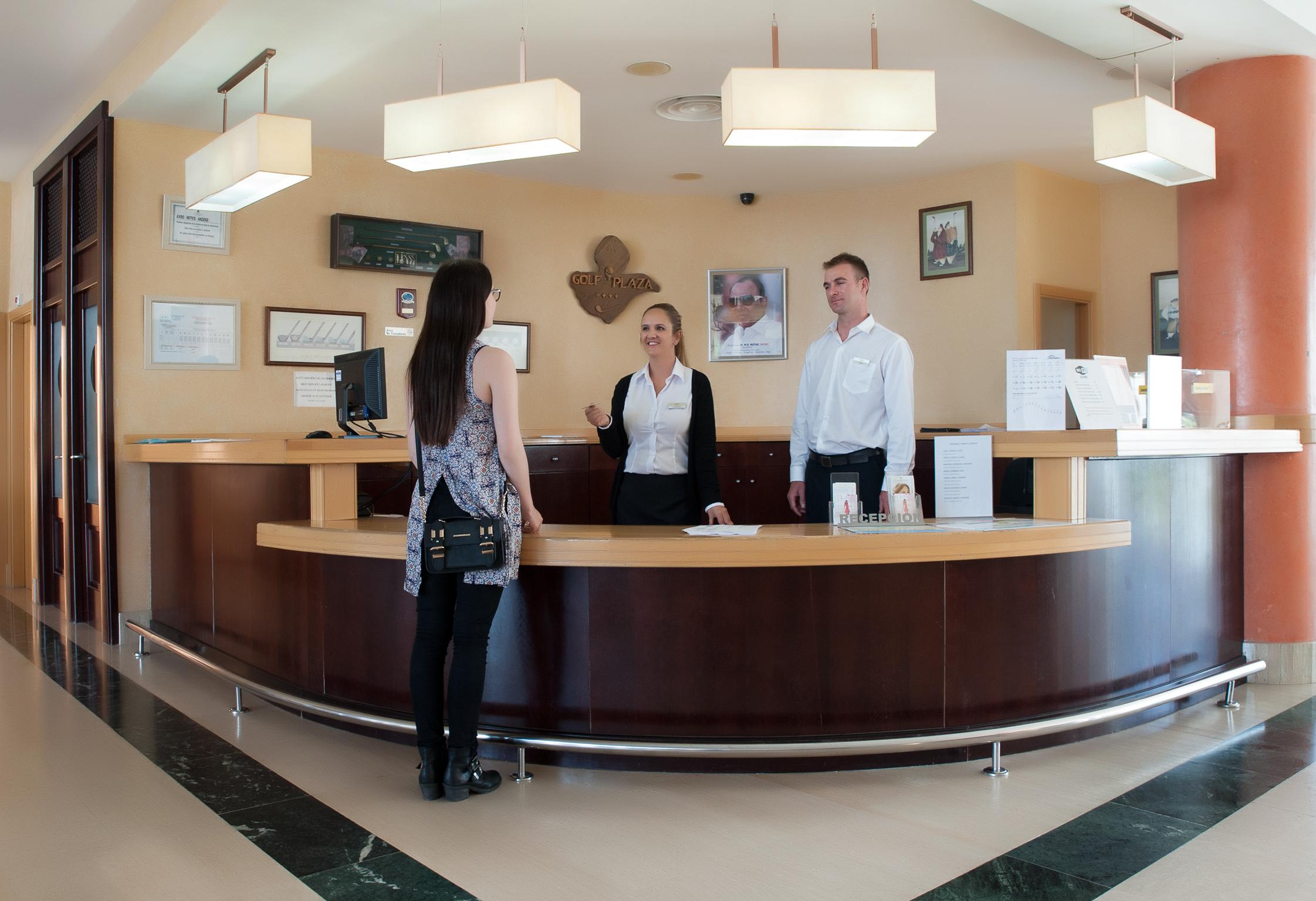 Grand Muthu Golf Plaza Hotel & Spa San Miguel de Abona Buitenkant foto Reception desk at a hotel