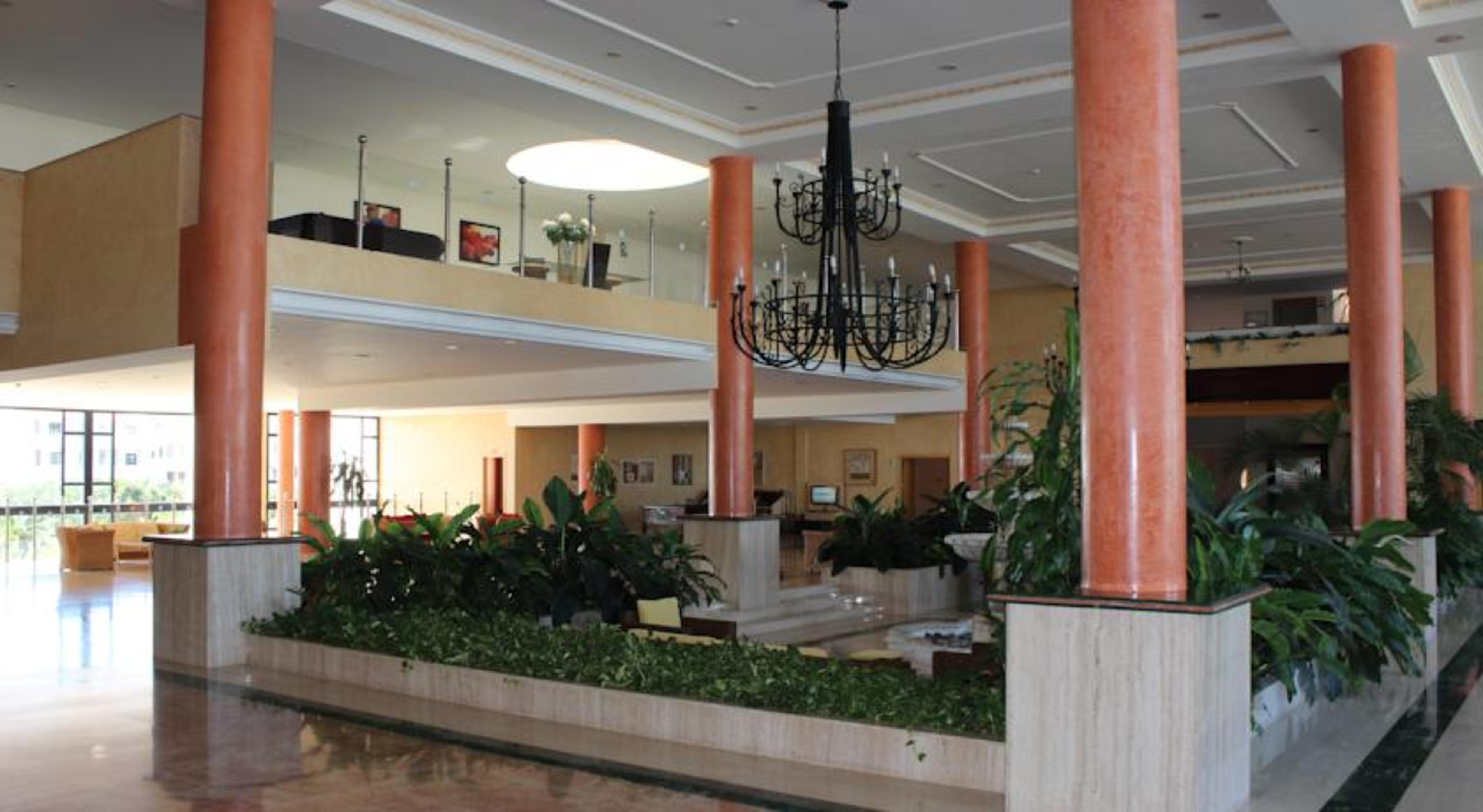 Grand Muthu Golf Plaza Hotel & Spa San Miguel de Abona Buitenkant foto Lobby of the hotel