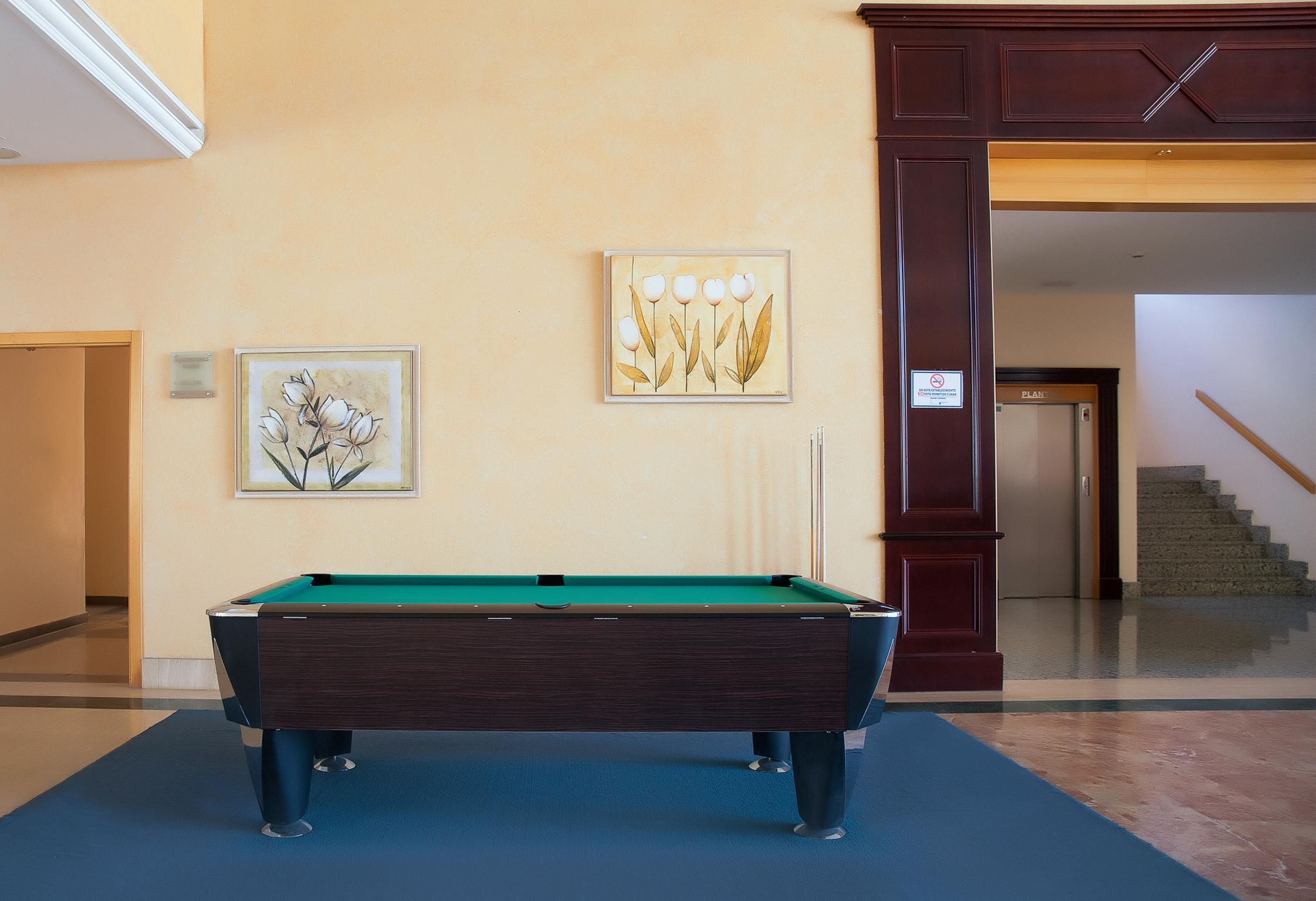 Grand Muthu Golf Plaza Hotel & Spa San Miguel de Abona Buitenkant foto A pool table