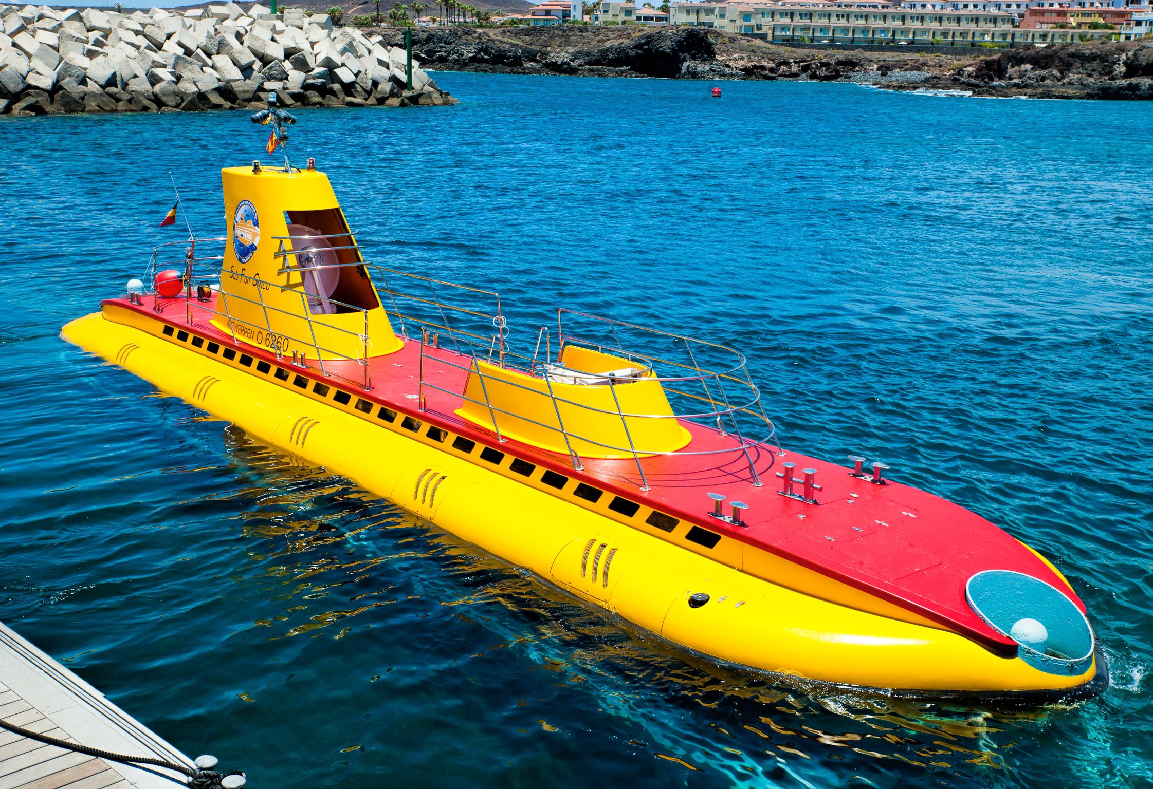 Grand Muthu Golf Plaza Hotel & Spa San Miguel de Abona Buitenkant foto Yellow Submarine