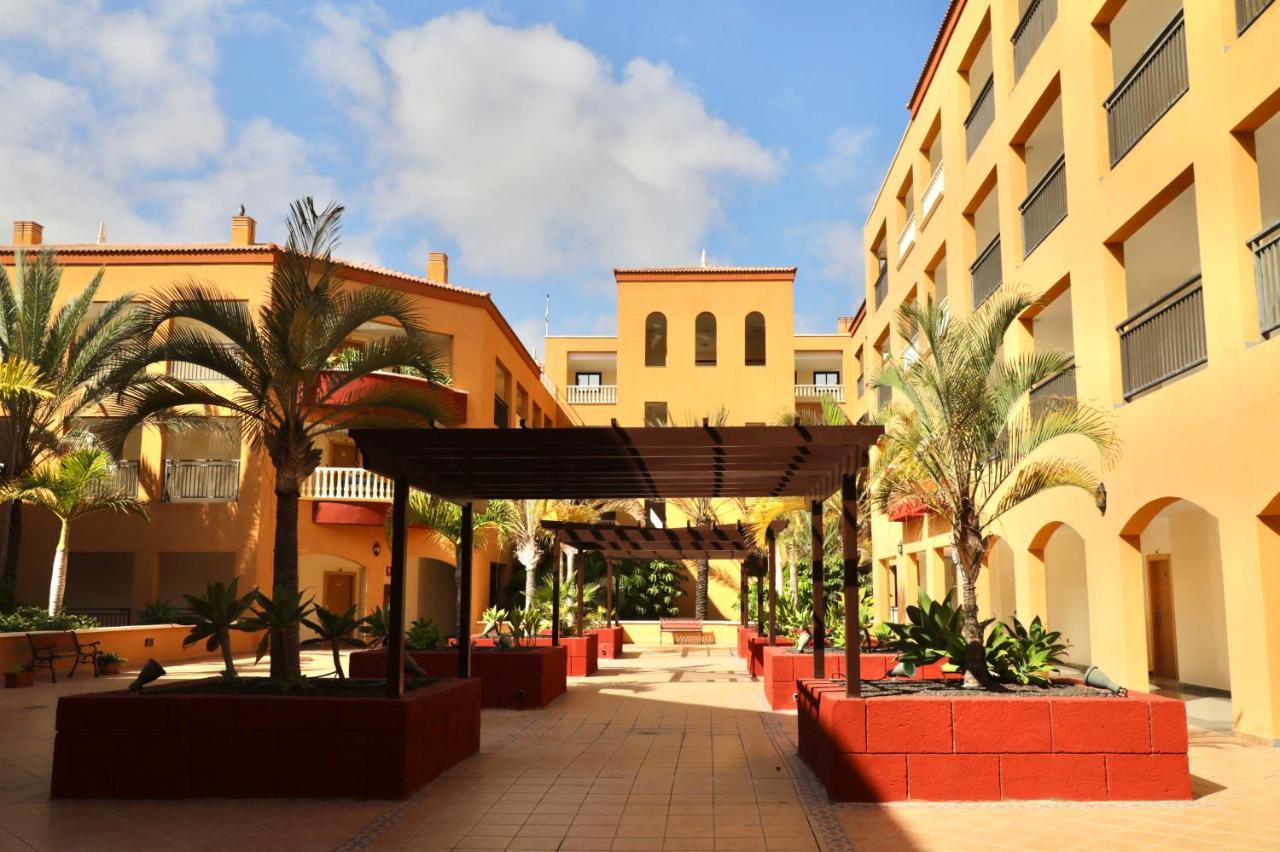 Grand Muthu Golf Plaza Hotel & Spa San Miguel de Abona Buitenkant foto The University of La Rioja