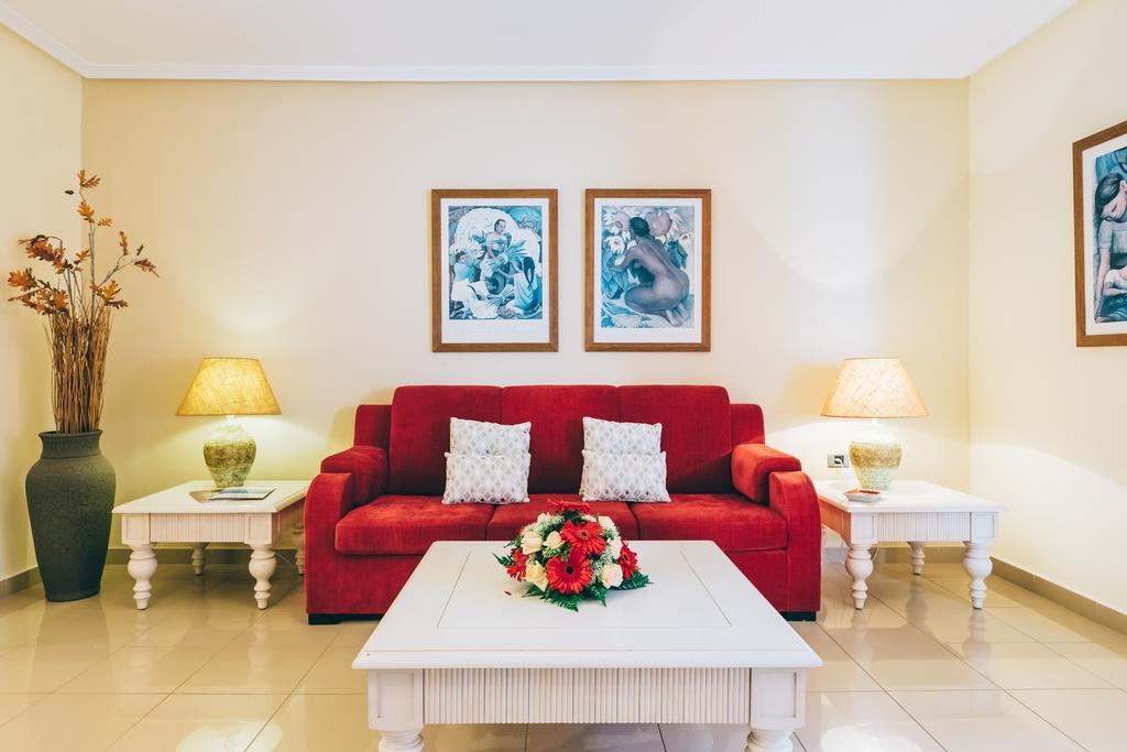 Grand Muthu Golf Plaza Hotel & Spa San Miguel de Abona Buitenkant foto A living room